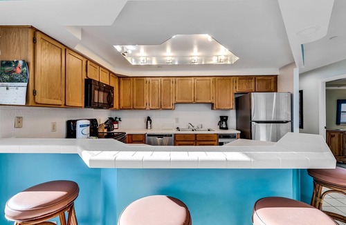Garden City Condo | *20% Off New Stays Through May*