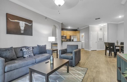 Southside Apartment | 20% Off The Jax Luxe Pad