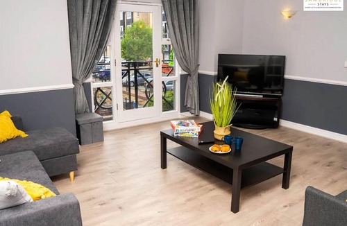 Hemel Hempstead Apartment | 20 off Weekly Stays 5 Marina View Apt
