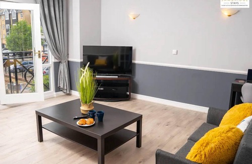 Hemel Hempstead Apartment | 20 off Weekly Stays 5 Marina View Apt