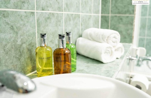 Hemel Hempstead Apartment | 20 off Weekly Stays 5 Marina View Apt