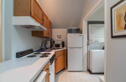 Chautauqua House | 20 Park-Walk to Everything CHQ-Pets OK-Free Bikes