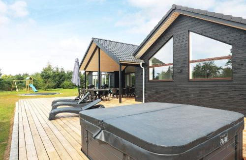 Sundstrup House | 20 person holiday home in Højslev-By Traum