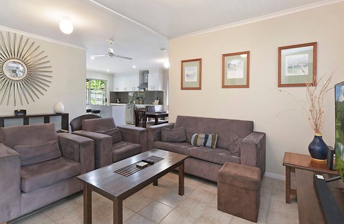 Moffat Beach House | 20 Roslin St Moffat Beach QLD