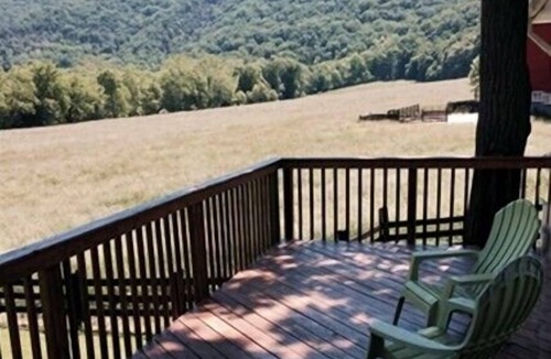 Fishers Hill House | 200 Acre Shenandoah River Retreat Stunning Views Kayaks 1-Mile River