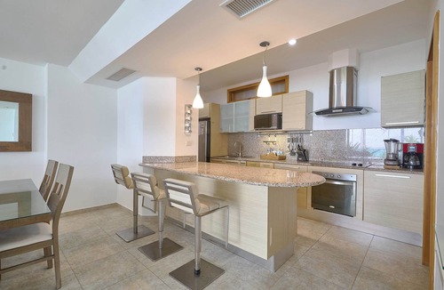 Villas Del Mar Apartment | 200 M^2| Beachfront| FullKitchen and Fast Wifi