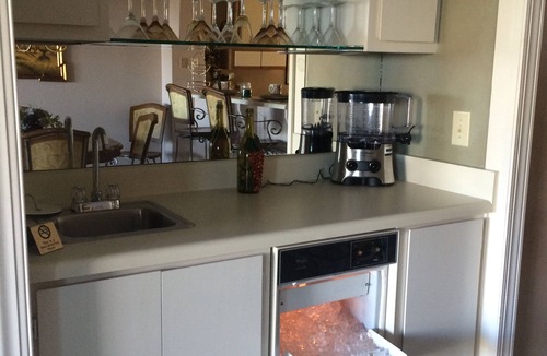 Litchfield by the Sea House | 200 STEPS Bed to BEACH OCEANFRONT LUXURY 6 Guests. PREMIER PROPERTY and HOST
