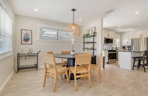 Ilexhurst House | 200 steps to the Beach | Heated pool + spa