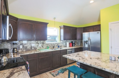 Galveston House | 200 Yards to Beach Large Deck Dog Friendly Private Pier Golf Cart
