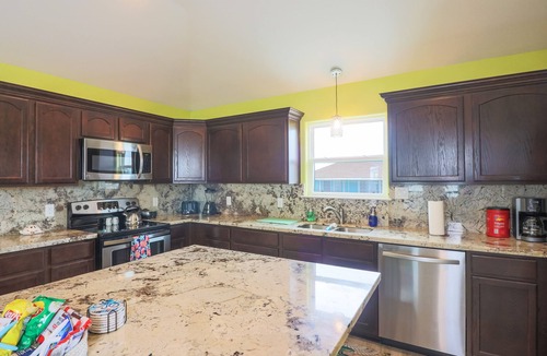 Galveston House | 200 Yards to Beach Large Deck Dog Friendly Private Pier Golf Cart