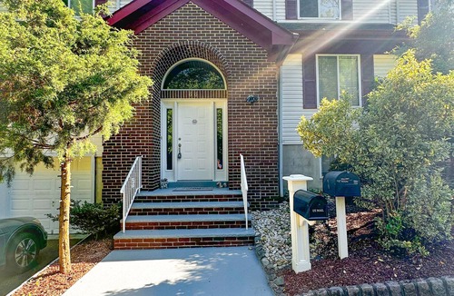 South River Apartment | 2000 sqft near NYC