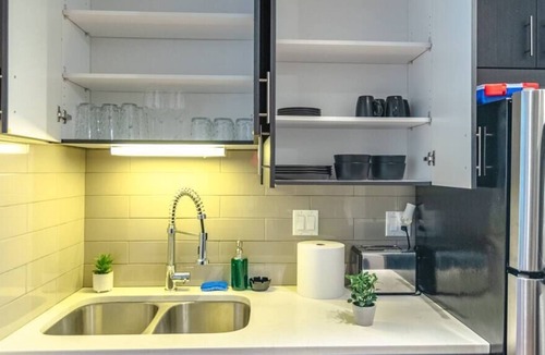 Near South Side Apartment | 2001 - 3B (July) · Near McCormick Pl 420 friendly 3BR w opt Parking
