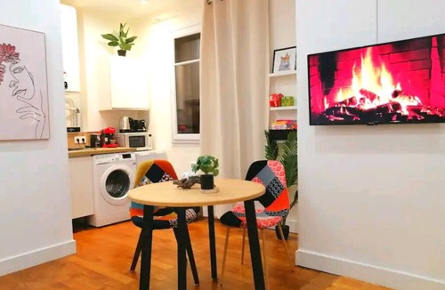 Quartier des Eaux-Claires Apartment | 🏠 2005🔥 Double Jacuzzi 🛁appart Cosy 🚊 Tram à 50m