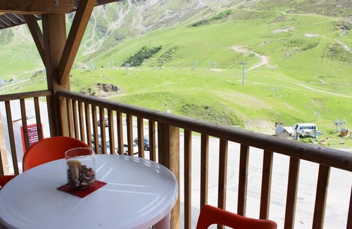 La Mongie Apartment | 200m from shops, view ski slopes/mountain, swimming pool, terrace, parking, tv, ski locker, 56m²