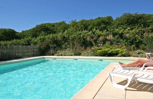 Casteljau House | 200m from the river: 3-star gite with swimming pool