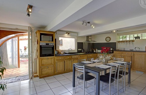 Montbrison Cottage | 200m² Cottage with Spa and Sauna in Montbrison