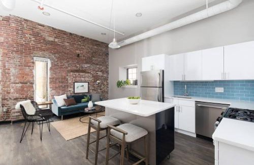 Downtown Boston Apartment | 200mbps speeds Laundry Long Stays