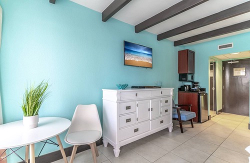 Ruskin Apartment | 201 Little Harbor Inn