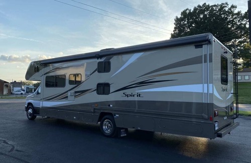 Broussard House | 2017 Winnebago Spirit 31G