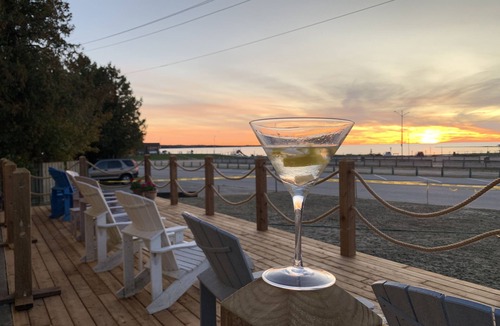 Port Elgin Hotel | 202 - Executive Rm Lake View- Balcony 2 DBL