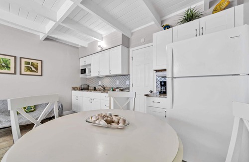 Fort Walton Beach Condo | 202 Tropical Isle Studio Suite- Steps to Beach! Reduced MONTHLY Rates