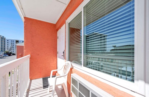 Fort Walton Beach Condo | 202 Tropical Isle Studio Suite- Steps to Beach! Reduced MONTHLY Rates