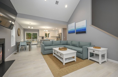 Eastham House | 2021 CONSTRUCTION 3BR 3BA. Close to Bike Trail & Beaches. Central AC, Firepit.