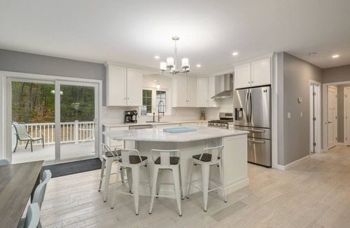 Eastham House | 2021 CONSTRUCTION 3BR 3BA. Close to Bike Trail & Beaches. Central AC, Firepit.