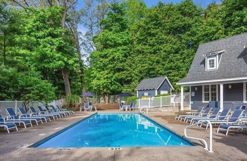 Union Pier House | (2022 Calendar OPEN!) Gorgeous Union Pier Home with Private Hot Tub & Association Pool!