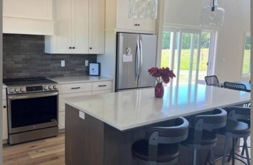 Fish Creek House | 2024 Highland Home - New BuildnIndoor Pickleball/Badminton/Basketball Court