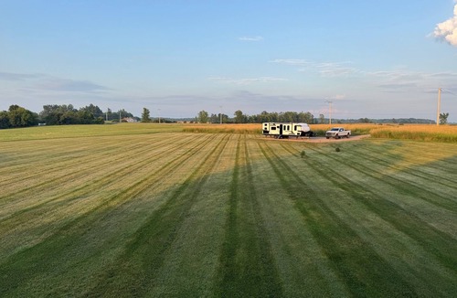 Cape Vincent House | 2025 35 foot camper on 1.7 acres & walking distance to Millens Bay, Cape Vincent