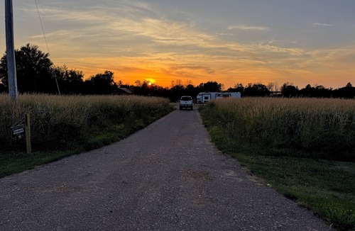 Cape Vincent House | 2025 35 foot camper on 1.7 acres & walking distance to Millens Bay, Cape Vincent