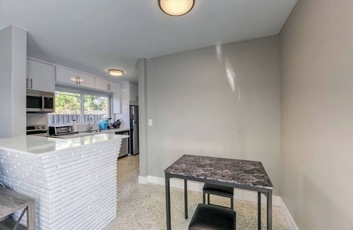 Wilton Manors Apartment | 2025-A Sunshine Manors