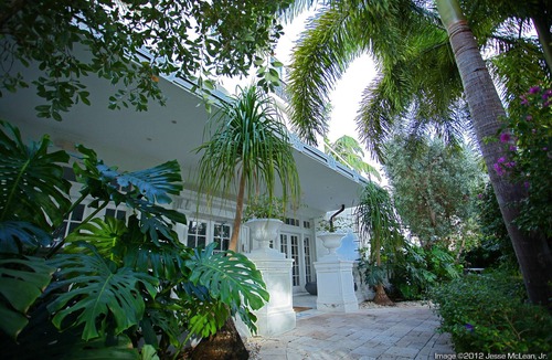 South Pointe Condo | 2025 Discounted! ★ South of 5th Art Deco Condo in South Beach Best Neighborhood★