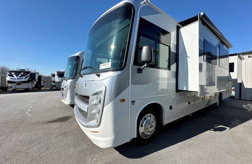 Coram House | 2025 RV with 2 full baths sleeps 9