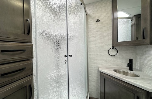 Coram House | 2025 RV with 2 full baths sleeps 9