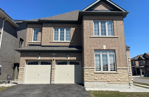 Mount Pleasant House | 202501 Stunning 6 Bed 3.5 Bath Corner Detached Home Away From Home