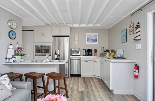 South Beach Haven Condo | 2026 AVAILABLE!PET FRIENDLY 1BR condo OCEANFRONT Building perfect for a COUPLE!