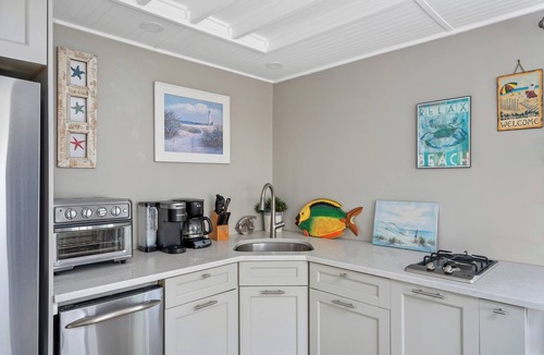 South Beach Haven Condo | 2026 AVAILABLE!PET FRIENDLY 1BR condo OCEANFRONT Building perfect for a COUPLE!