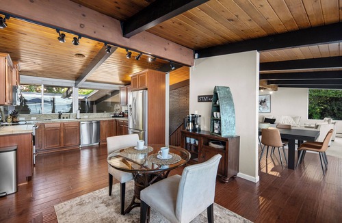 Des Moines House | 2026 FIFA retreat Beach house w/hottub