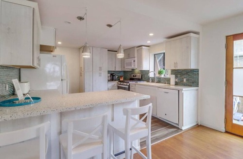 Mission Beach Apartment | 2026 NEW remodel coming soon. Mermaid`s Cove, Nestled between Beach and Bay!