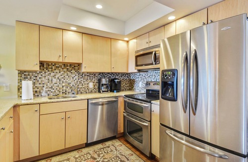 Bethany Beach House | 2026 PRE SEASON THROUGH JUNE RATES CUT 5%! MINI WEEKS OPEN! OCEAN FRONT Free Golf at Bear Trap Dunes and MORE! This absolutely gorgeous unit features multi- level living with 4 bedrooms, 2.5 baths