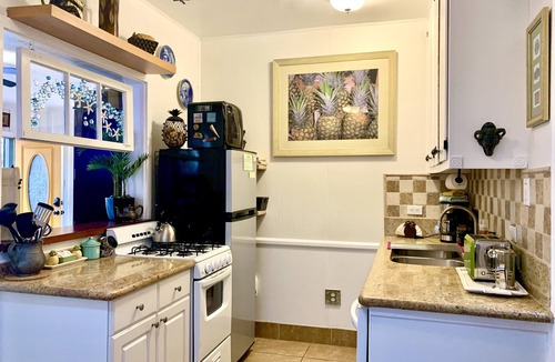 Old Towne Cottage | 🌊 2026 @ the Pineapple Cottage. Steps to Ocean. 🌊 RELAX & ENJOY 😎the beach.⛱️🌊