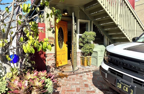 Old Towne Cottage | 🌊 2026 @ the Pineapple Cottage. Steps to Ocean. 🌊 RELAX & ENJOY 😎the beach.⛱️🌊