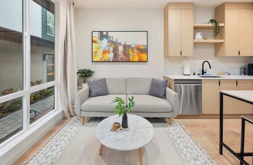North Beacon Hill Condo | 2026 World Cup | Rooftop View, Light Rail, Parking