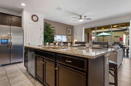 Four Corners House | 2030 Majorca Drive