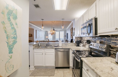 Ono Island Condo | 204 Palacio, low floor professionally decorated gulf front condo!