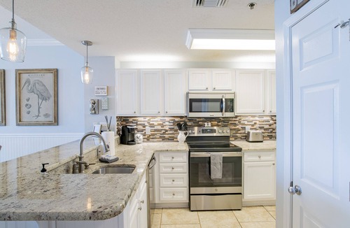 Ono Island Condo | 204 Palacio, low floor professionally decorated gulf front condo!