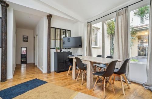 Porte-Saint-Martin Apartment | 205-Suite Villa Valmy