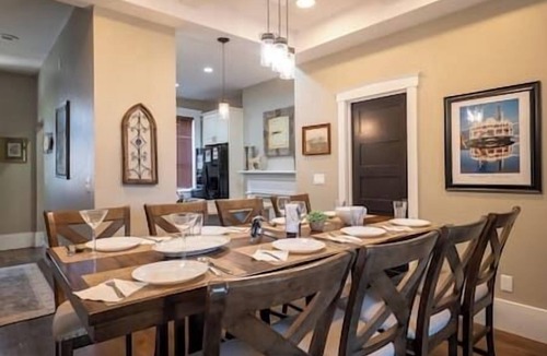 Madison House | #207 King Suites, River Views, Deck, Downtown